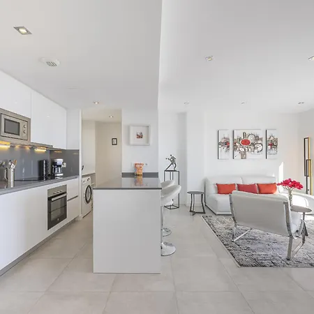 公寓 Penthouse In Via Celere 5010 卡萨雷斯