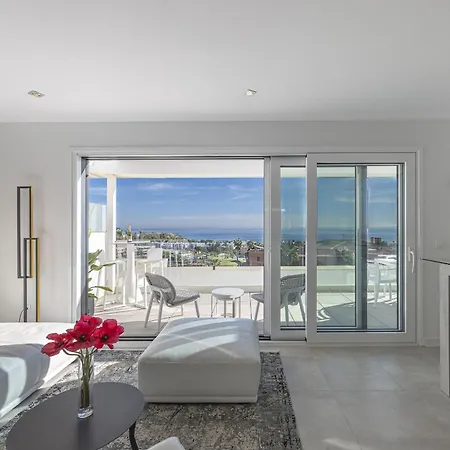公寓 Penthouse In Via Celere 5010 *