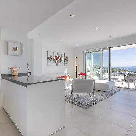 公寓 Penthouse In Via Celere 5010 *