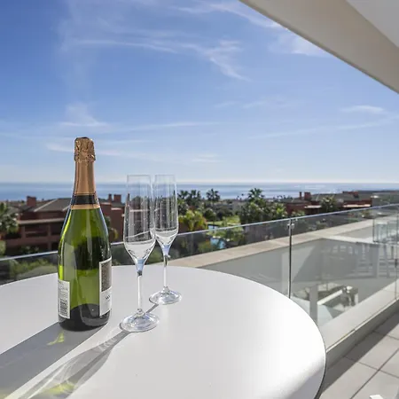 Penthouse In Via Celere 5010 * 卡萨雷斯